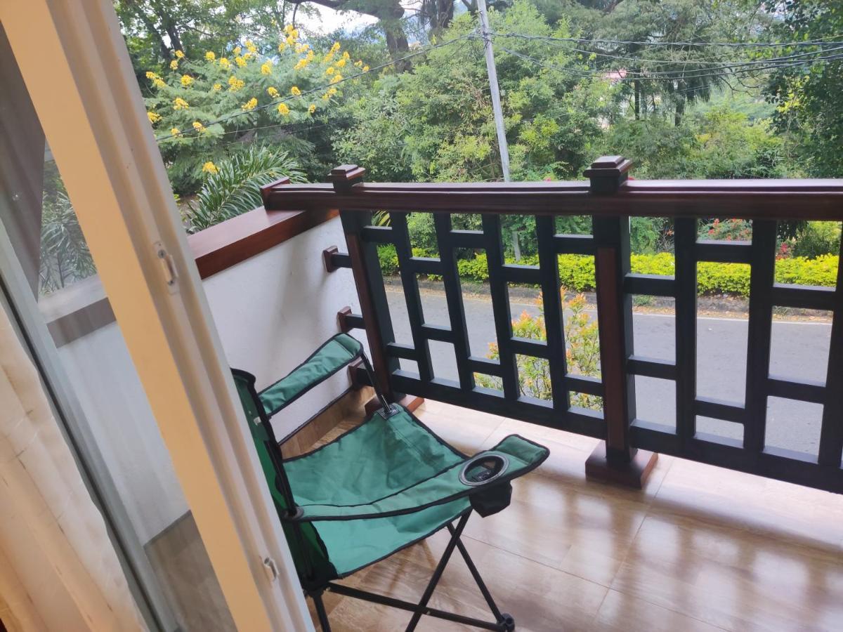 Y&Y Residence Kandy Eksteriør billede